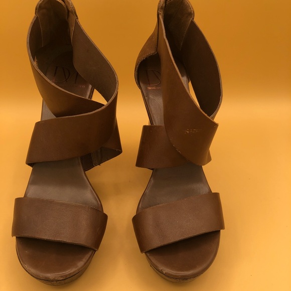 Diane von Furstenberg DVF - brown wedges (Women’s size 6.5) - Used - Picture 7 of 10